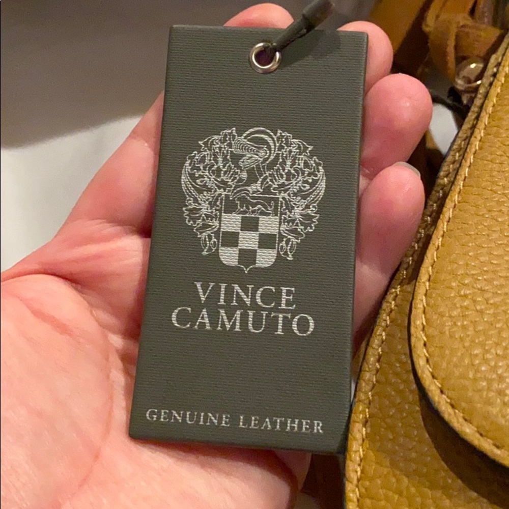 Vince Camuto leather shoulder/crossbody purse - Picture 2 of 9